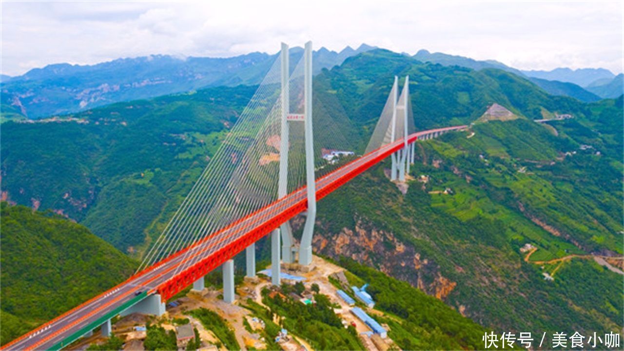 在贵州火车是这样下山的:绕4个大圈,还得经过