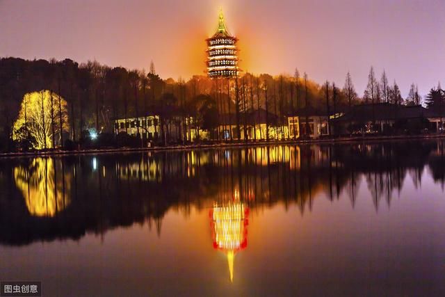 当雷峰塔，西湖最热闹地方是这里，已成为一道风景