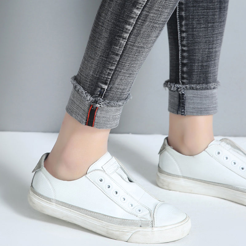 初秋穿裙子，不是很正确的选择，今秋流行配牛仔裤，时髦又显高挑