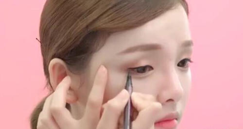 长相一般的女生，化妆一定不能化这里！