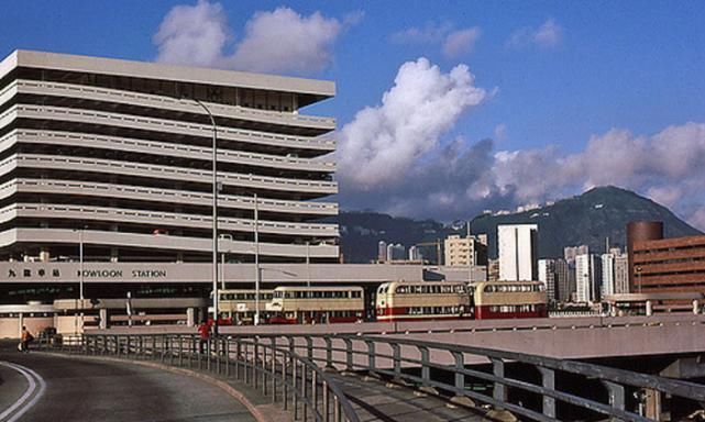  两个世界■1980年从香港到深圳 那真的是两个世界 反差好大