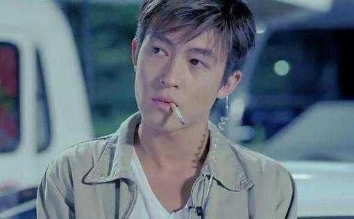 陈冠希发文问自己是好人还是坏人，网友的回复吓人的一致