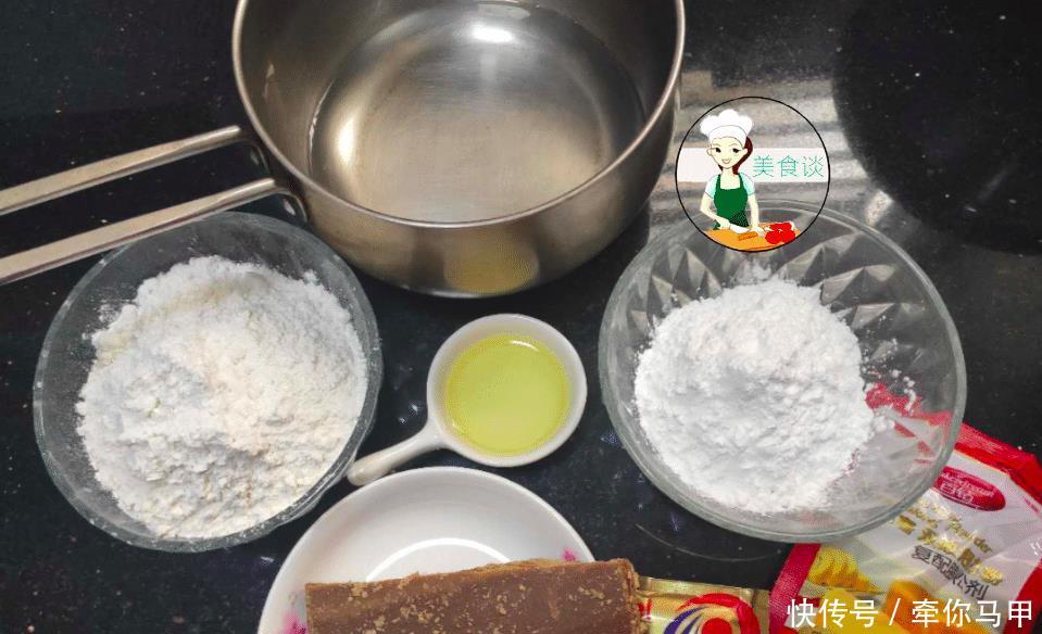  『蒸一蒸就好』蒸红糖糕时，只用面粉就错了，多加一种粉，Q弹蓬松，一次就成功！