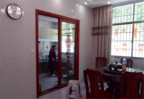  [农村]现在有些人在城里买了房，为何却又跑回农村去建房子？