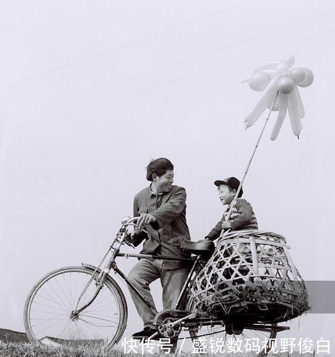 #过年#80年代是如何过年的,年味要比现在浓多了,小孩子最开心