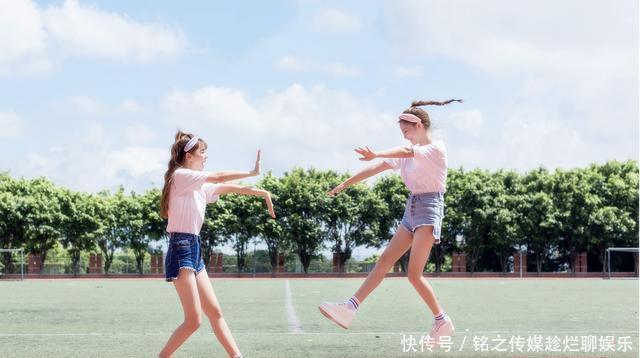  『镜头』校园风人像摄影，女生可以这样摆姿势，用相机记录纯真美好的记忆