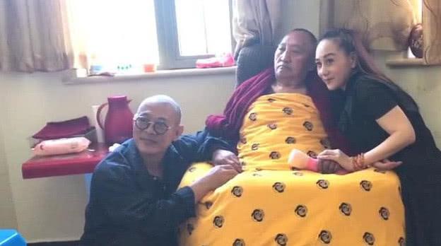 还曾在这里闭关修行,据传闻之后李连杰直接捐赠给巴麦寺800万,可见其