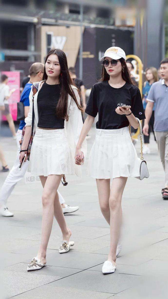 街拍:看小姐姐们怎么穿既时尚又性感