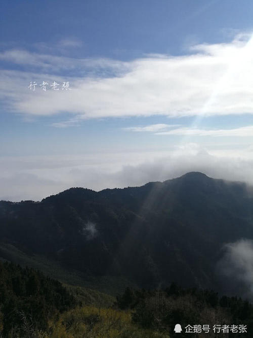 登上海拔1300米的南岳衡山，终于见到了2019年第一缕阳光