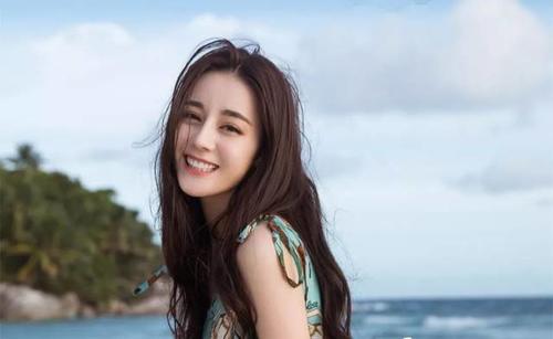 迪丽热巴又换新发型了？美的让人窒息！