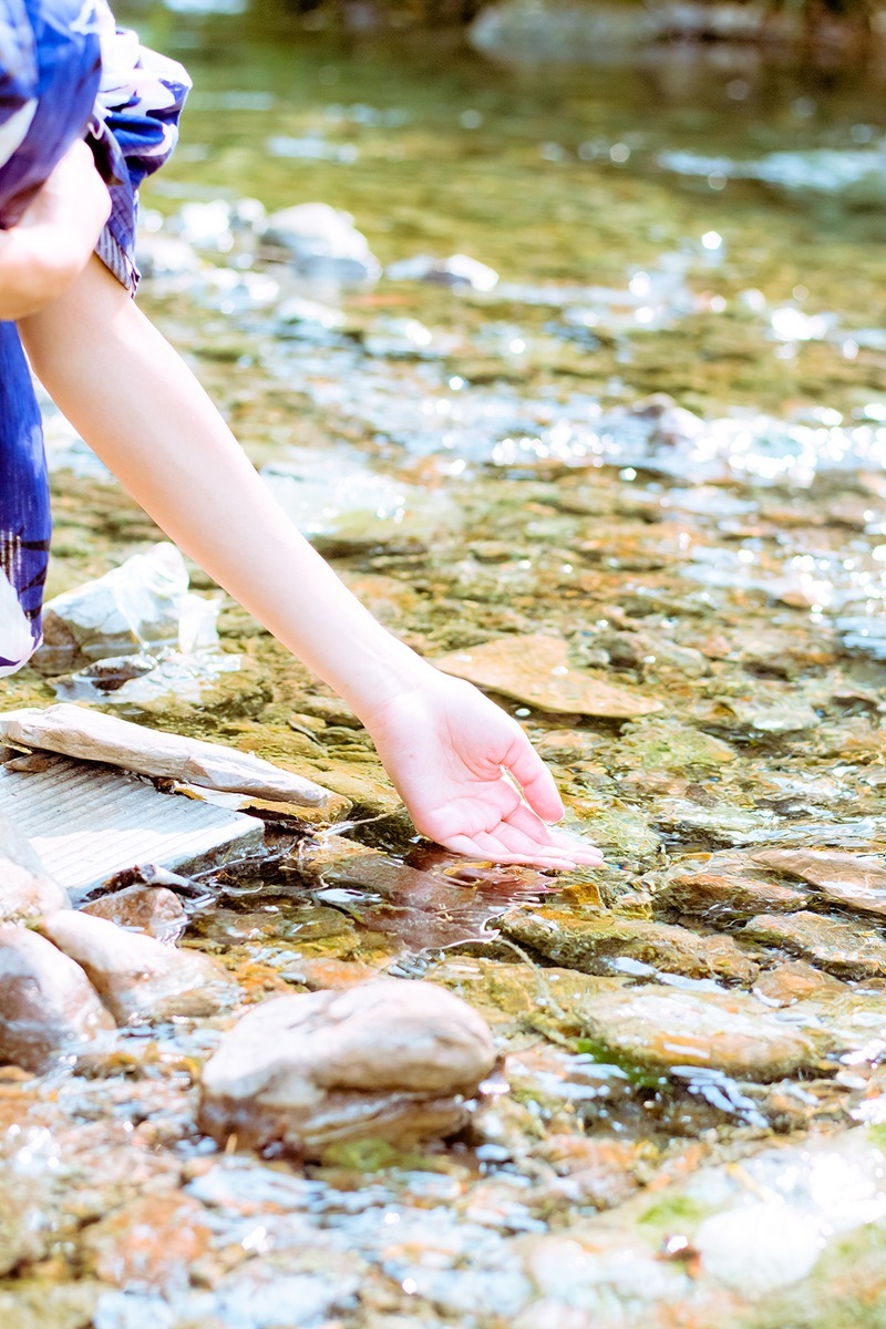 90后马尾辫美女和服写真