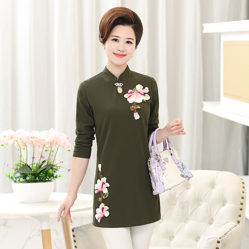 倘若你是70后，打扮的气质点!推荐多穿这秋装，逆龄又提气场