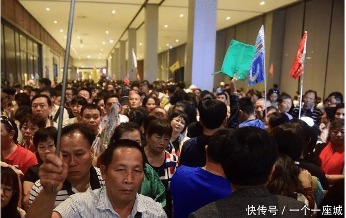 中国游客的4大旅行特征,非常怪异,让老外们百思不得其解