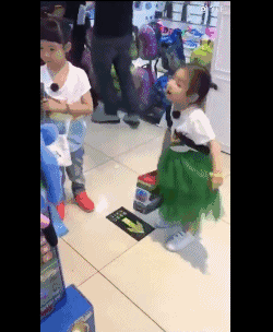 惊!戚薇开眼角了?还是无痛的