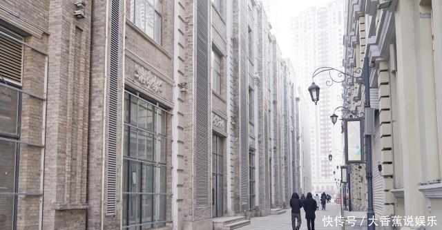  「城市」中国面积最大的省会，相当于8个上海，异域风情浓厚，不太像中国