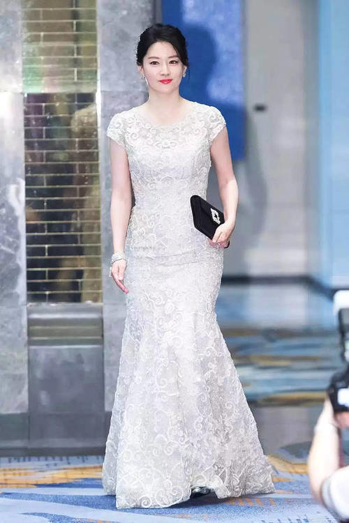 女人再漂亮也不能这样穿！因为谁穿谁丑！