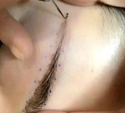  女生@为什么医生不提倡女生“纹眉”？三个理由告诉你原因，幸好没跟风