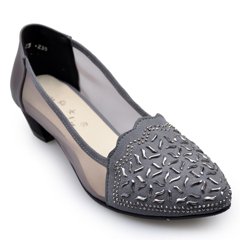 太显嫩了，50岁老妈，出门超爱穿这款妈妈鞋，美嫩无敌