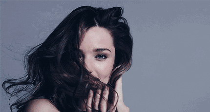 女星爱上“波浪卷发”，郑爽显老，热巴惊艳，赵丽颖像变了一个人