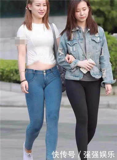 时尚姐妹花紧身裤各有魅力，浑圆饱满的线条很迷人