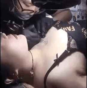 广东90后漂亮女孩第一次纹身, 看第1张图 网友: 这是纹在哪里?