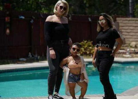 1米高女子却成杂志模特, 她独特举动狂吸上万粉丝成时尚宠儿