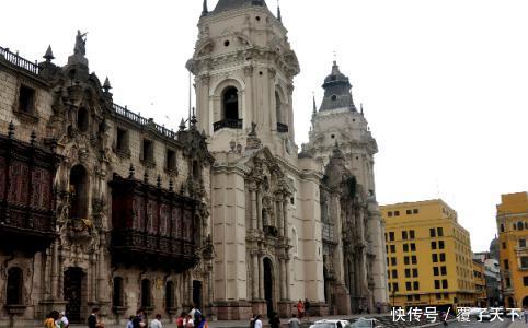 这座城市几乎连年不下雨,当地人不愿盖房顶,最期待下雨天来临