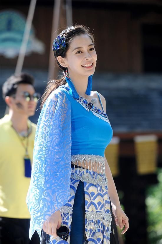 我原本以为baby的蓝色短裙是全世界，直到看到高圆圆，才知道差别