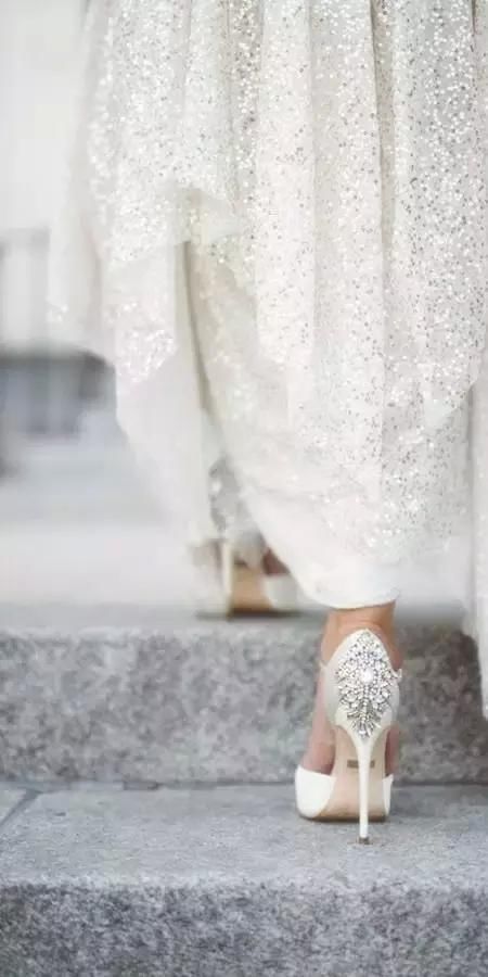 挑婚鞋挑到崩溃?让史上最全婚鞋攻略拯救你!