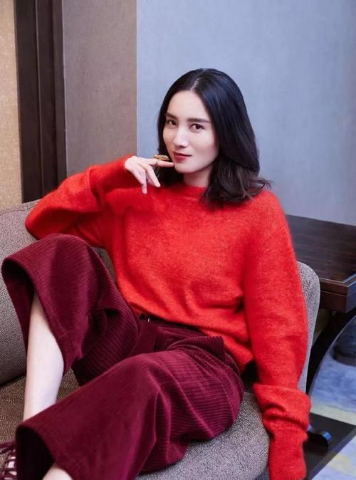 『搭配衬衣』早春女生不要错过的“4件”单品,时髦又有腔调,明星达人都跟风