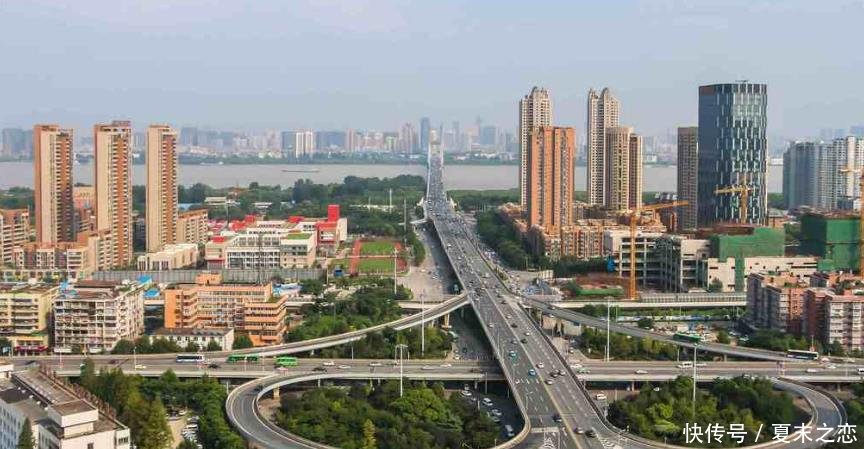中国新增4大中心城市，武汉丶成都上榜，新一线的它居然没上榜