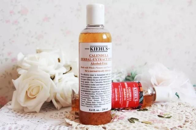 护肤扫盲｜爽肤水、柔肤水、收敛水、精华水，你选对了吗？