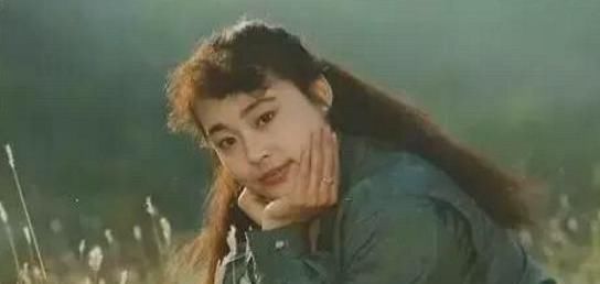  [微商]李菁菁: 第一任闪婚, 第二任小15岁, 与第三任小25岁男友转战微商
