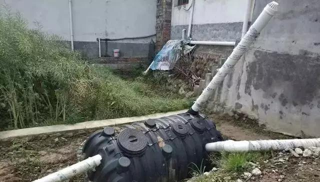  「村统一变还」农村各地改厕都给补贴多少钱？是农民自己改还是