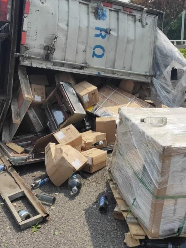  你的快递今早遭遇了“车祸”！|城事 | 快递