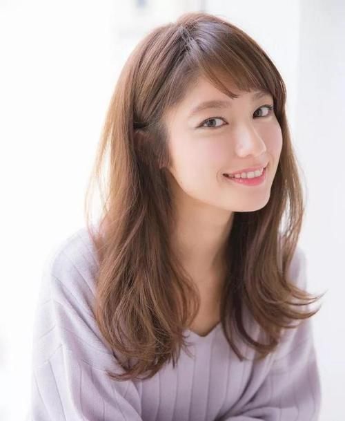  『时髦』别留黑长直了，试试超全的“日系”长发，时髦减龄显脸小