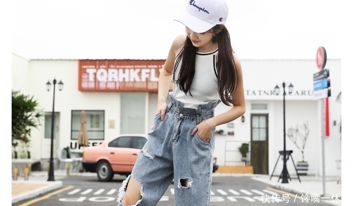  #完美#为之倾倒的紧身牛仔裤，完美身材毫不吝啬
