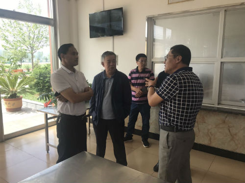 菩萨庙镇人大主席团视察学校食堂食品安全工作