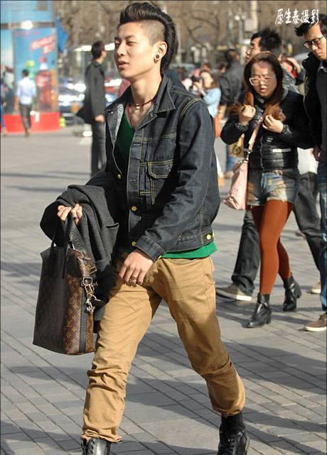 男生自以为很酷,其实很土的3种发型,尤其第一种,让女生很反感