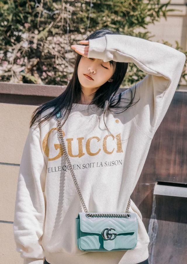  『好看』春季卫衣如何搭配才好看？我怕你看完，追着问我要链接！