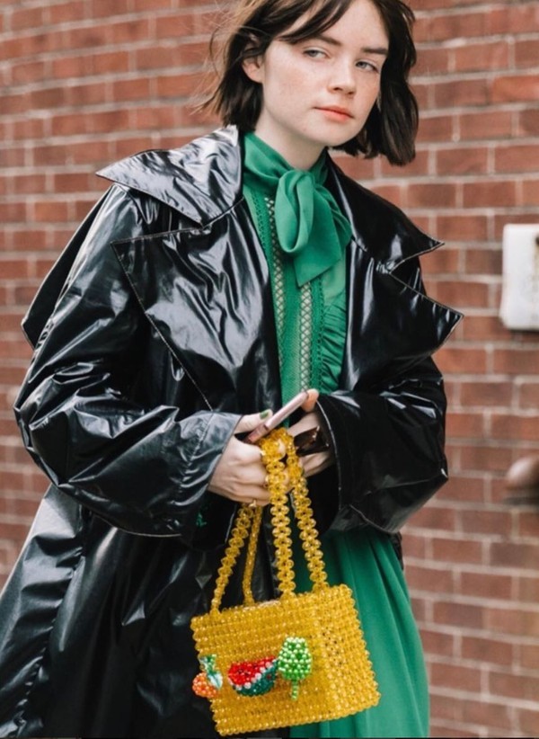 101女孩的少女感 原来靠这些“塑料”单品就能get