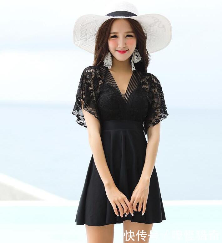 性感蕾丝短袖泳衣美女，尽显高雅的姿态，绽放出迷人的女人味！