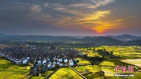  #绝美#绝美夕照！航拍江西峡江生态宜居乡村美景