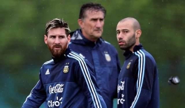 阿根廷队主教练包萨不经意间成为世界第一,但