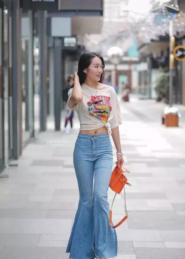 『显得』夏日穿搭高跟鞋,让女生显得优雅又大方