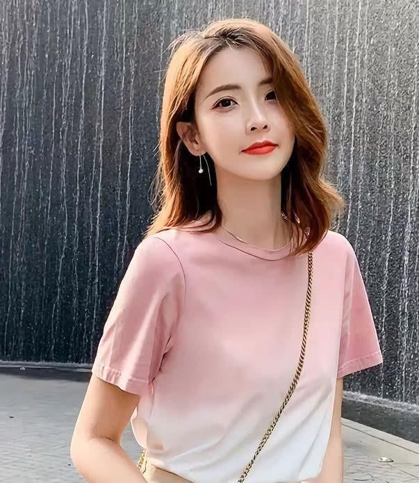 晚霞|这件“胭脂T恤”比晚霞还美，小姐姐穿上秒变初恋，甜甜的感觉