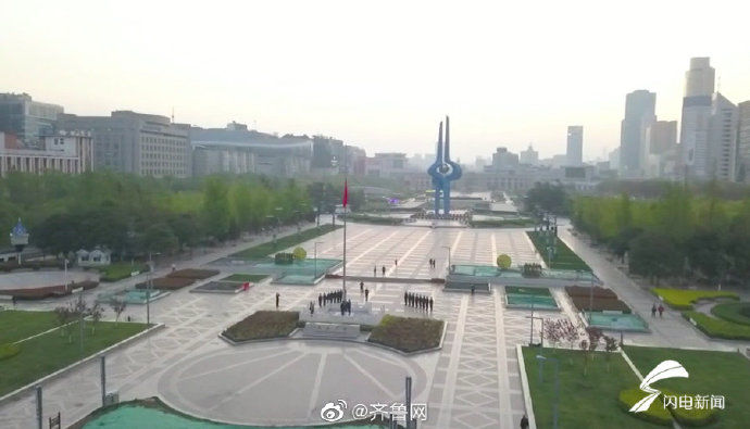  『抗击新冠肺』山东各地降半旗致哀思