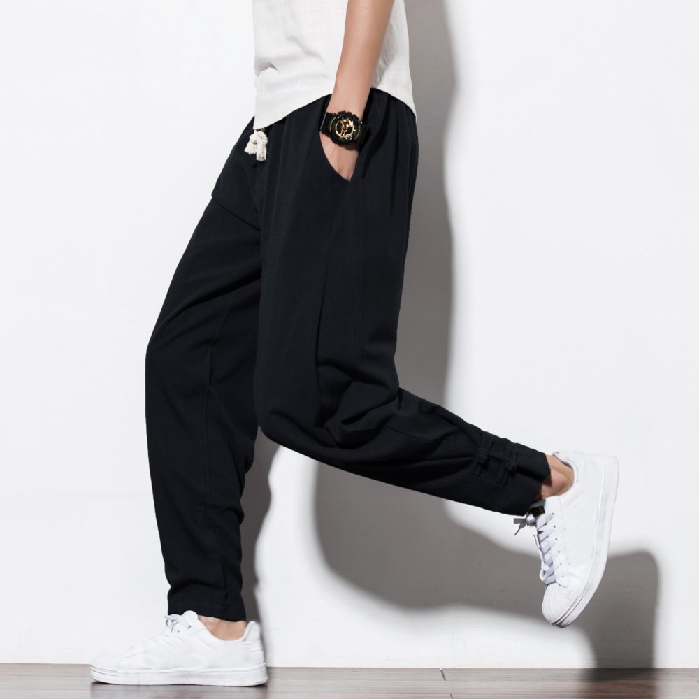 男人过35，尽量不要背心搭短裤，瞧下图男人穿法，嫩减20，帅翻天