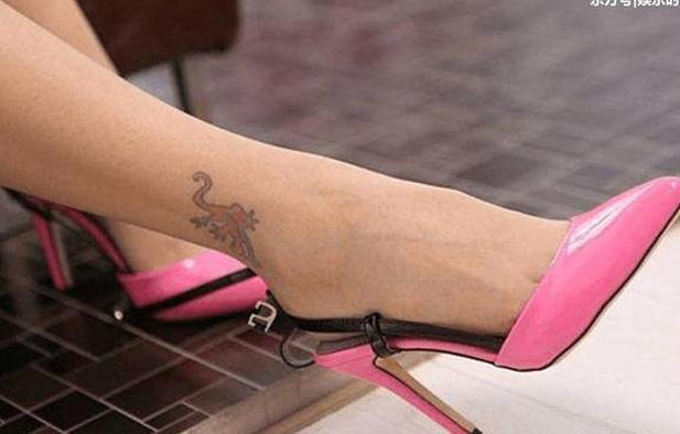 尖头高跟鞋透露出隐约的时尚, 带来朦胧美感