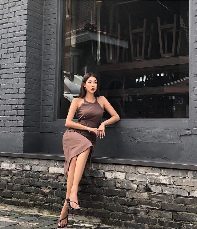 人像摄影：增强视觉的张力，让小姐姐看上去更加的高挑动人